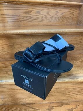 Vionic Black Buckle Thong Slide Sandals